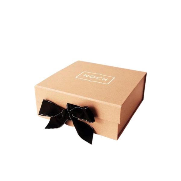 Elegant Craft Paper Cardboard Wedding Gift Packaging Box With Ribbon in a Luxury Style