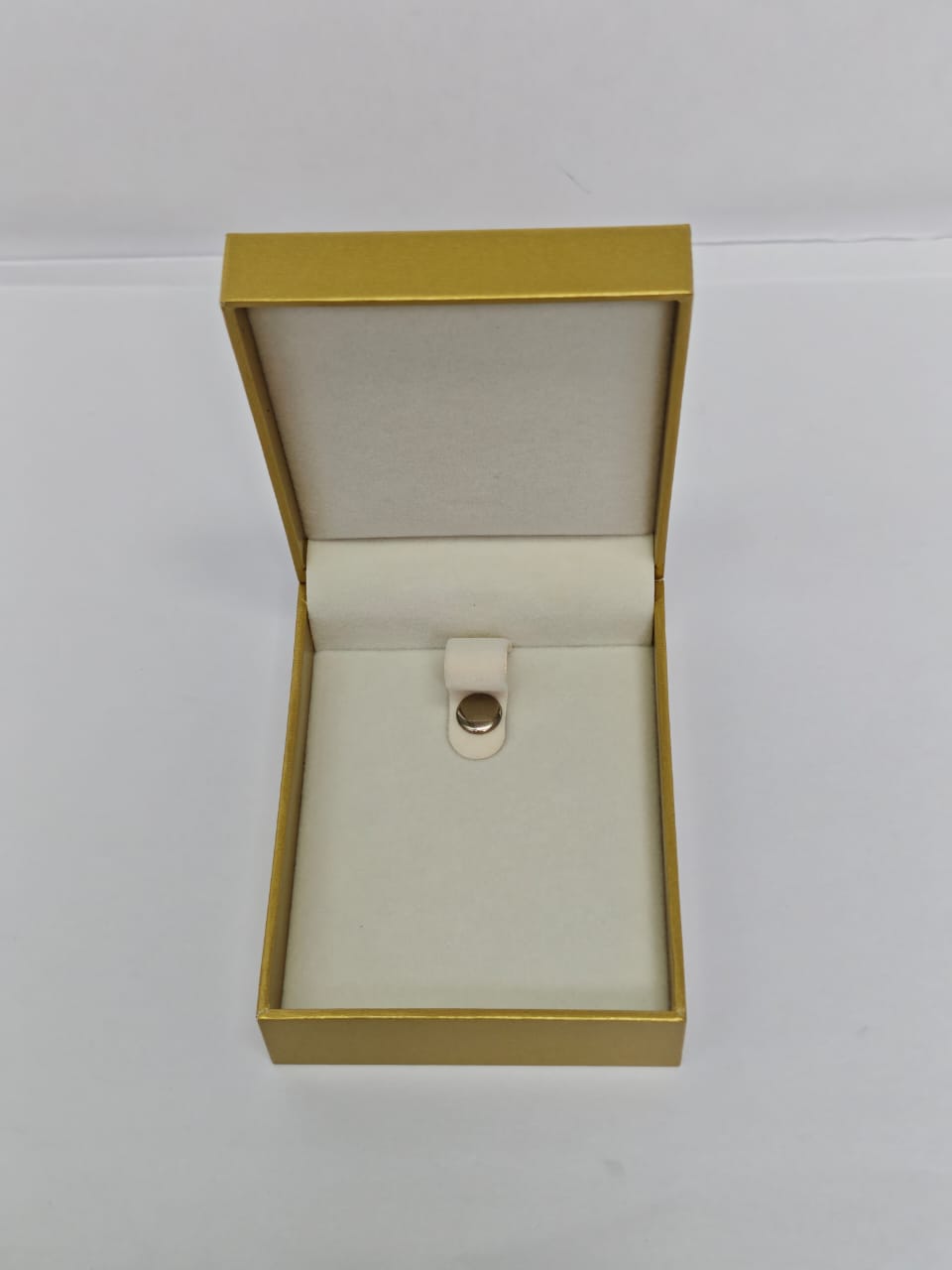 Custom Luxury Jewelry and Cosmetic Paper Packaging Box - Image 5