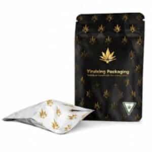 Sustainable Pet Nutrition in Eco-Friendly Packaging with Zipper